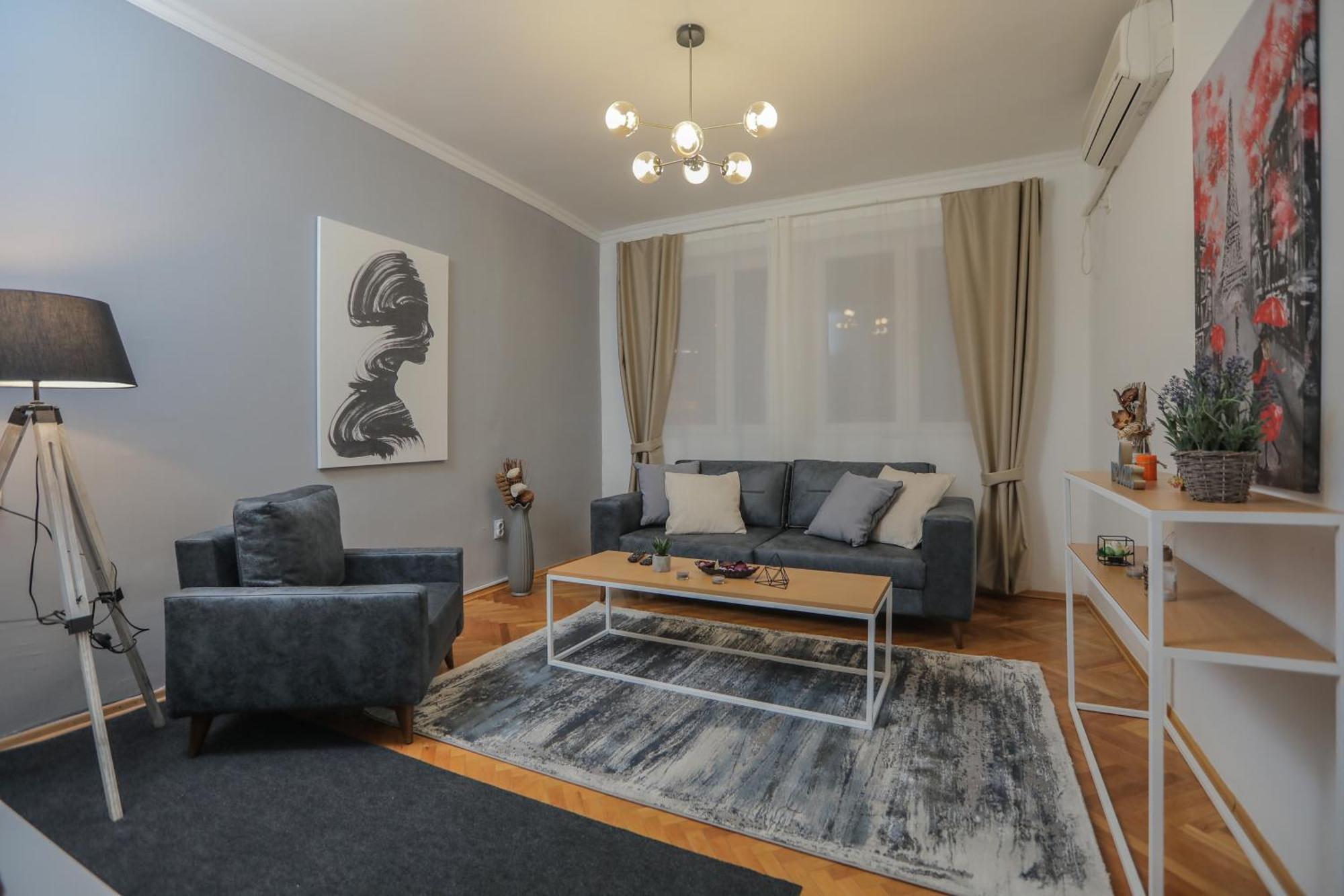 Central M - 5 Apartments Skopje Exteriör bild